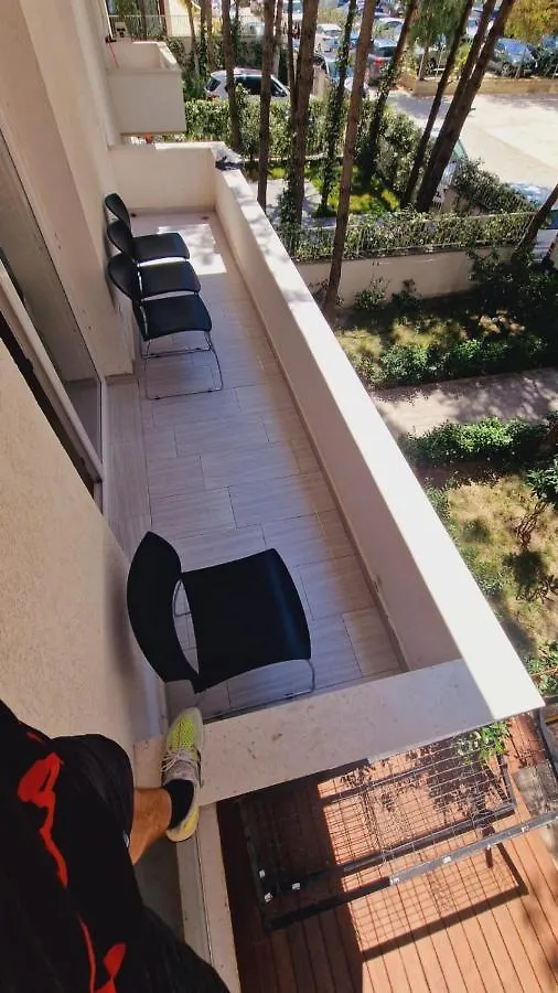 Apartment Villa For 6 Person 골렘